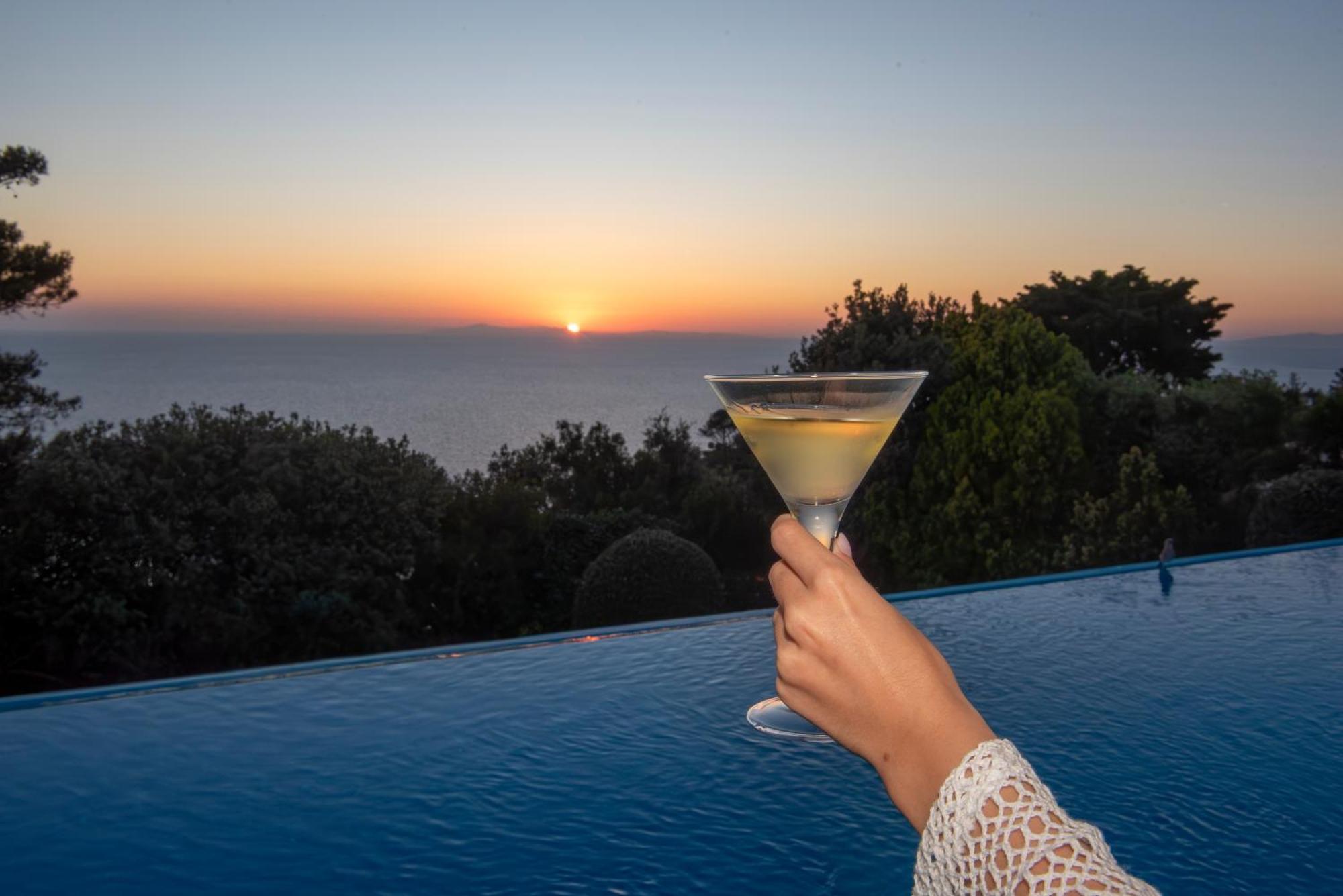 Boutique Hotel Torre Di Cala Piccola Порто Санто Стефано Екстериор снимка