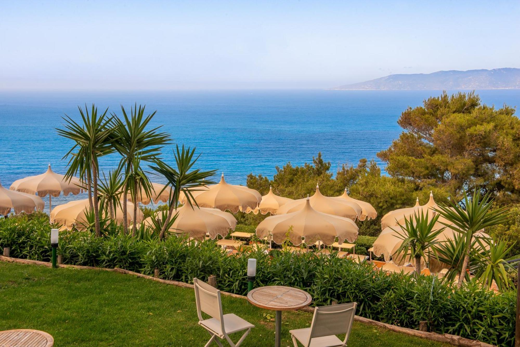 Boutique Hotel Torre Di Cala Piccola Порто Санто Стефано Екстериор снимка