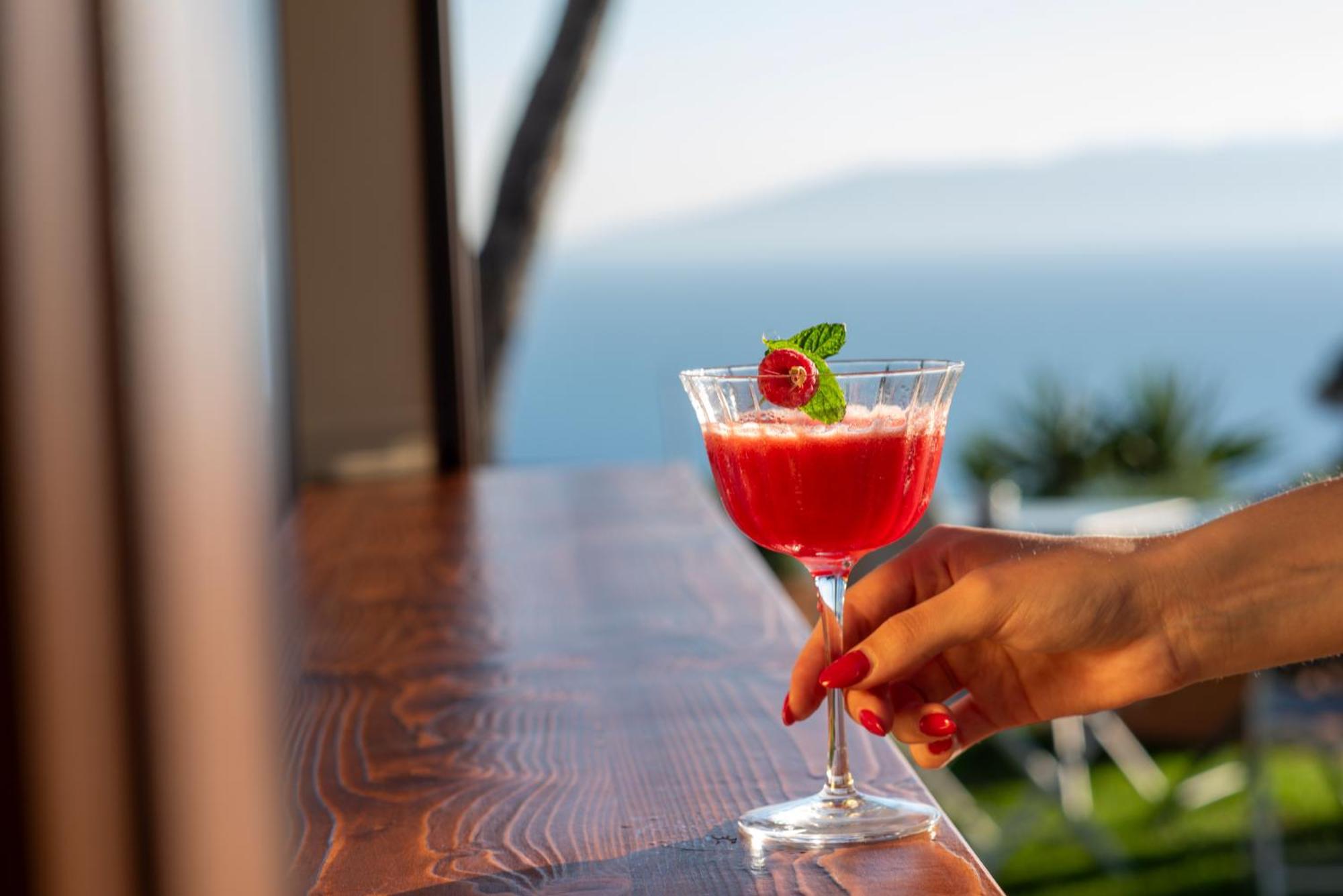 Boutique Hotel Torre Di Cala Piccola Порто Санто Стефано Екстериор снимка