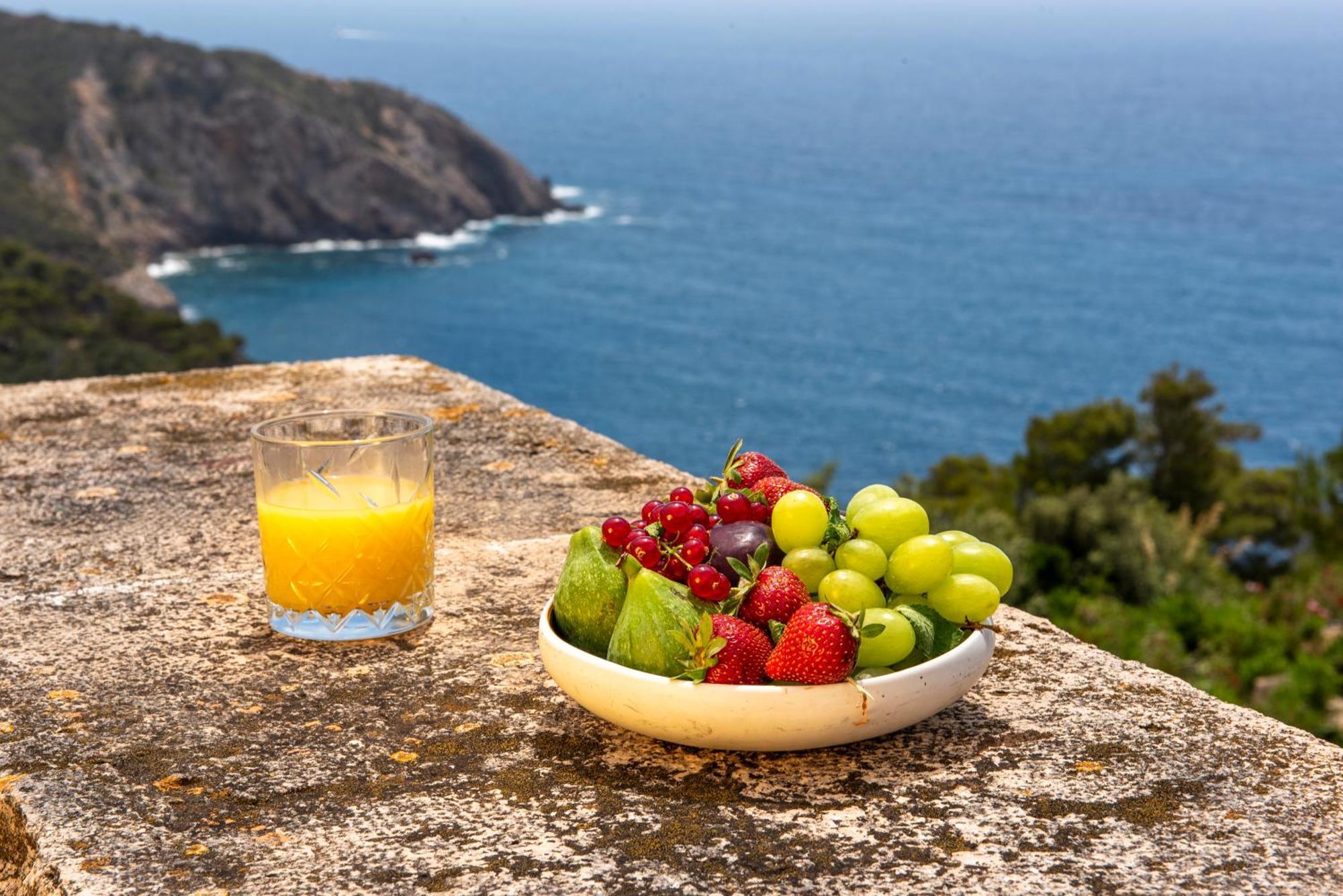 Boutique Hotel Torre Di Cala Piccola Порто Санто Стефано Екстериор снимка