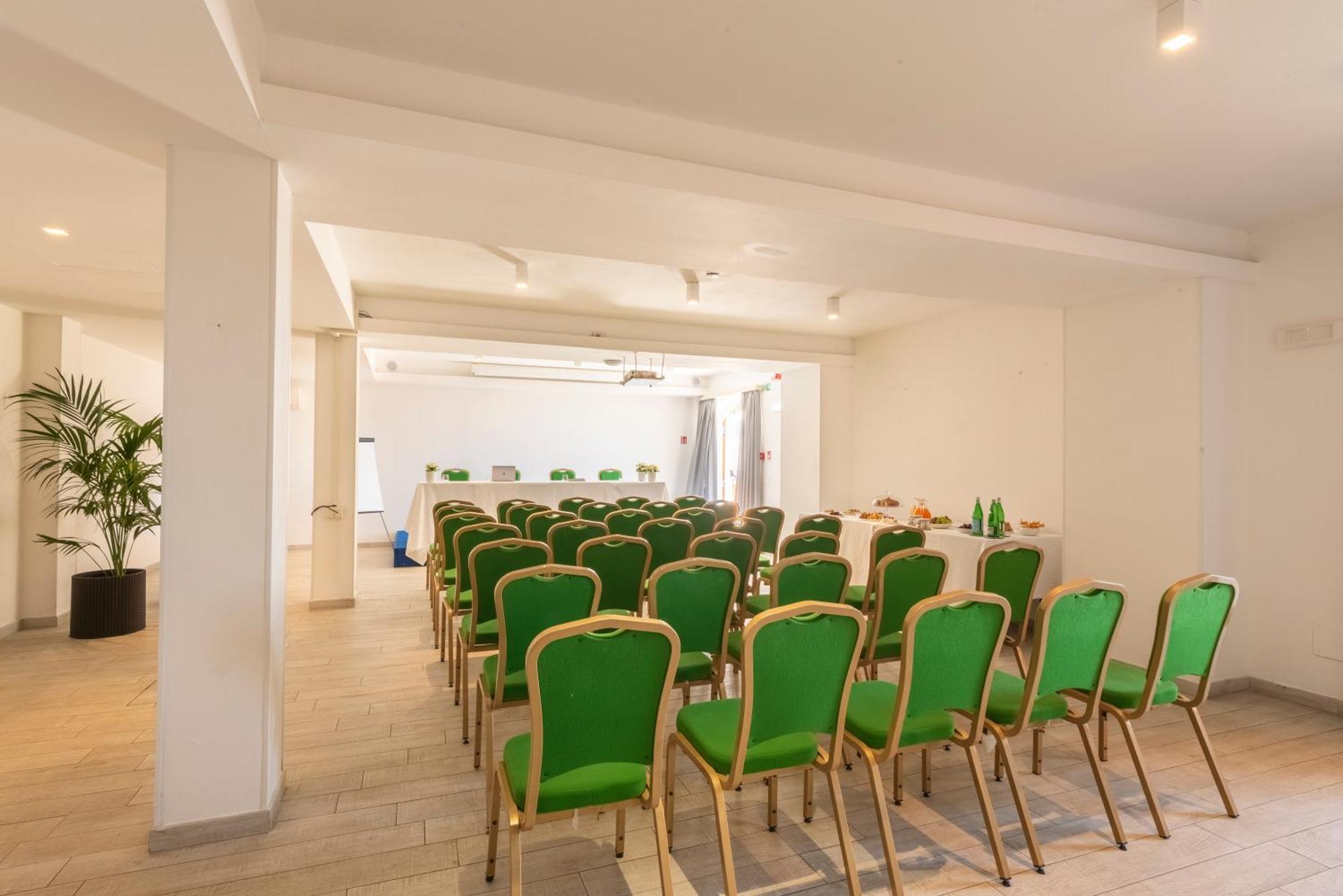 Boutique Hotel Torre Di Cala Piccola Порто Санто Стефано Екстериор снимка