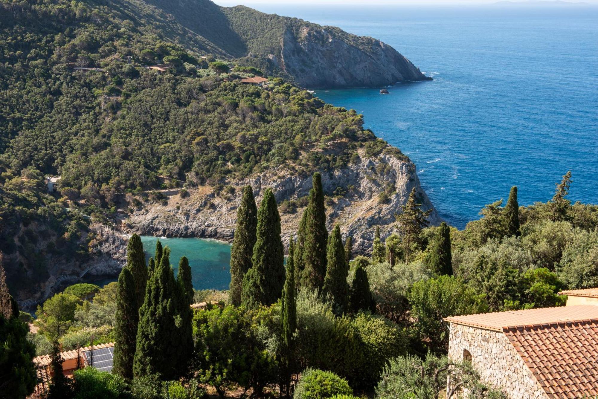 Boutique Hotel Torre Di Cala Piccola Порто Санто Стефано Екстериор снимка